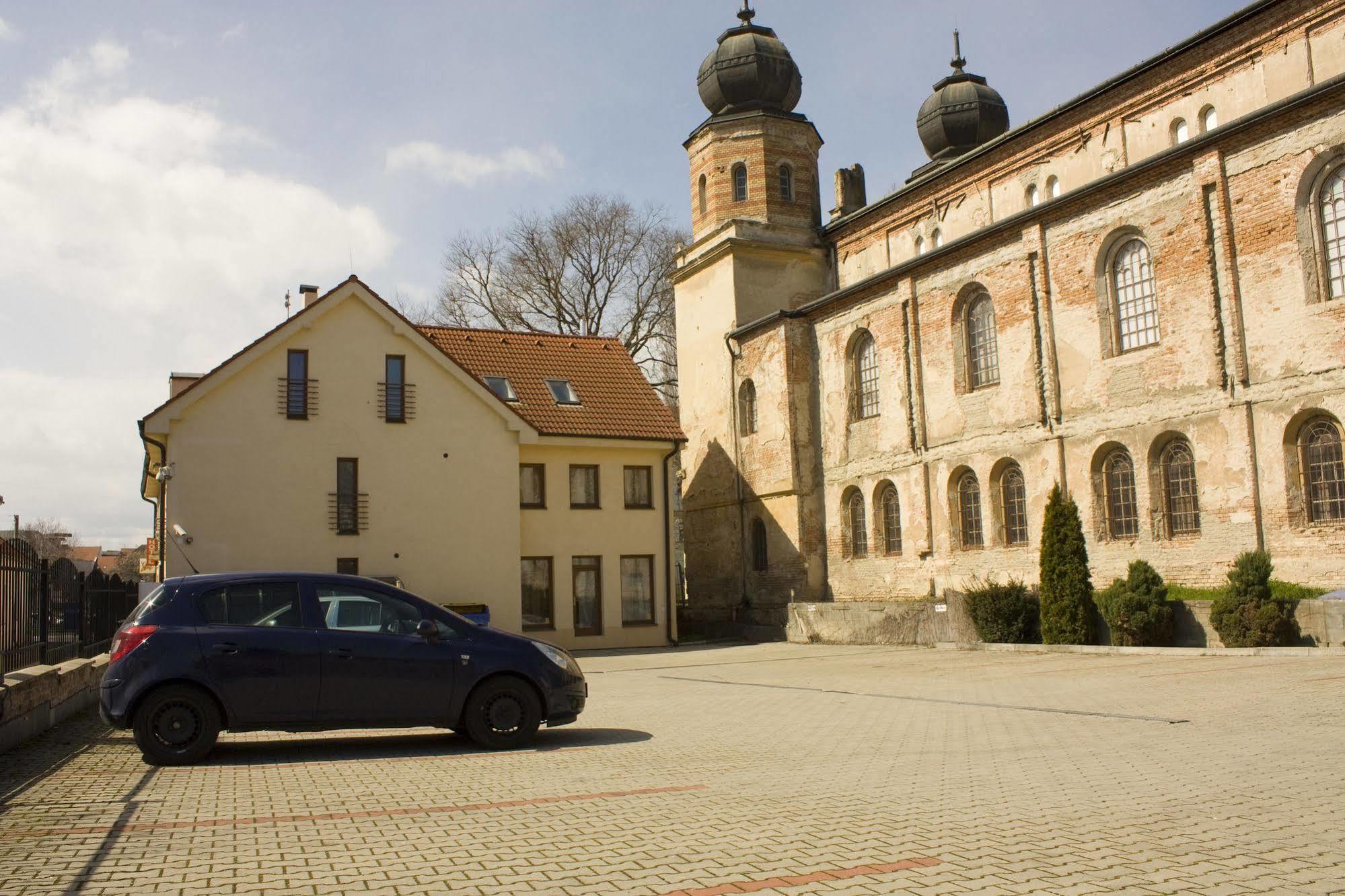 Hotel Premier Trnava Extérieur photo